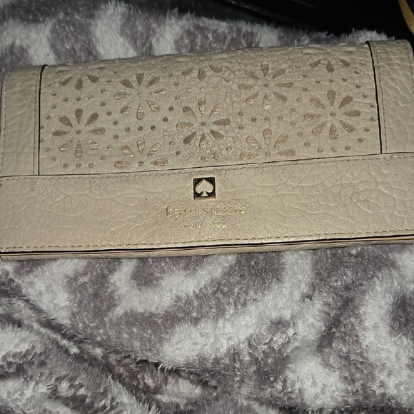 Kate Spade Cream Wallet with Intricate Floral Cutout Design - Picture 1 of 11